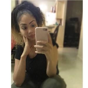 Meet your Posher, Clarissa